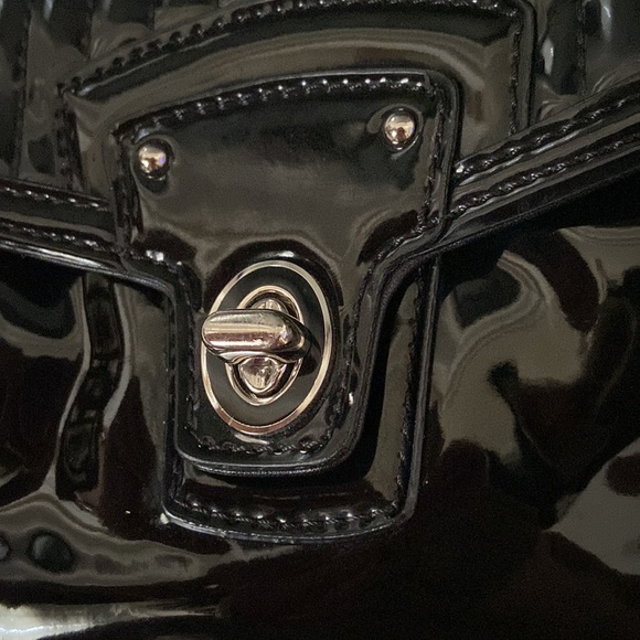 Coach - Picture 7 of 12